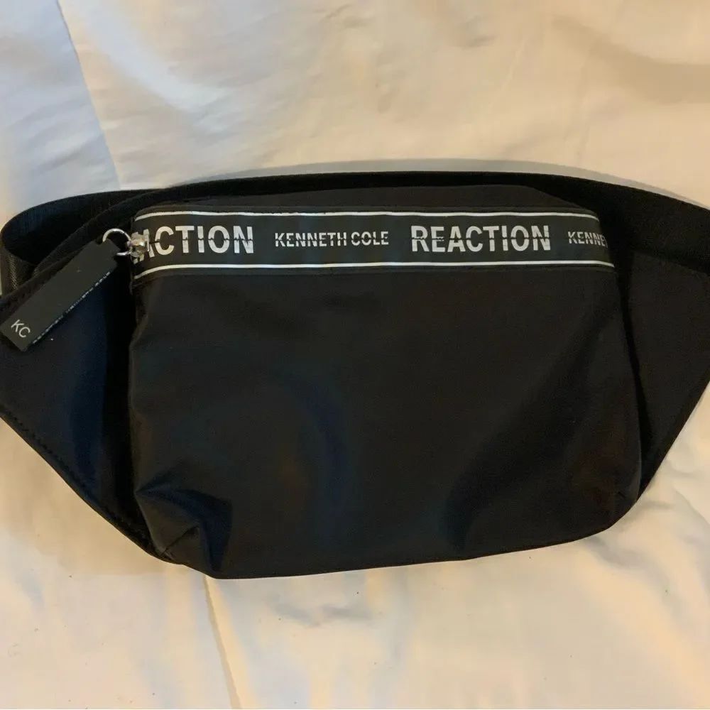 KENNETH COLE Waist Bag REACTION Fanny Pack Purse Seatbelt Strap Black EUC!